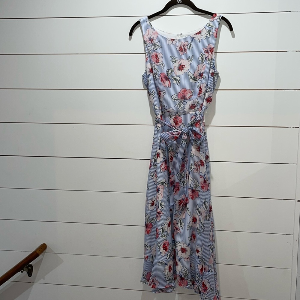 Womens Sz 8 Sandra Darren sun dress. Gently used condition. See pics!